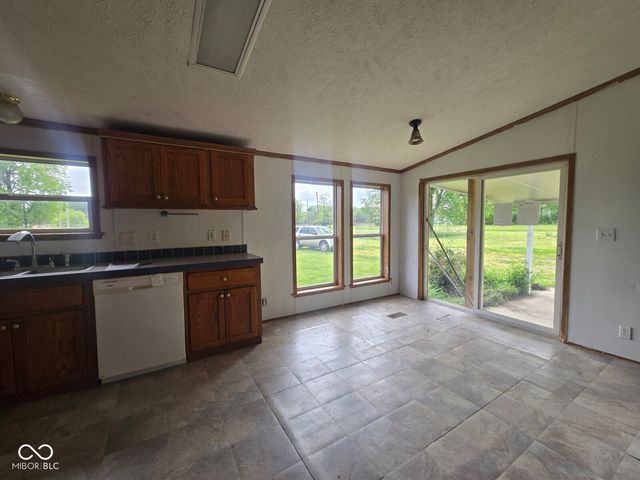 11349 S Singhurst Street, Terre Haute, IN 47802