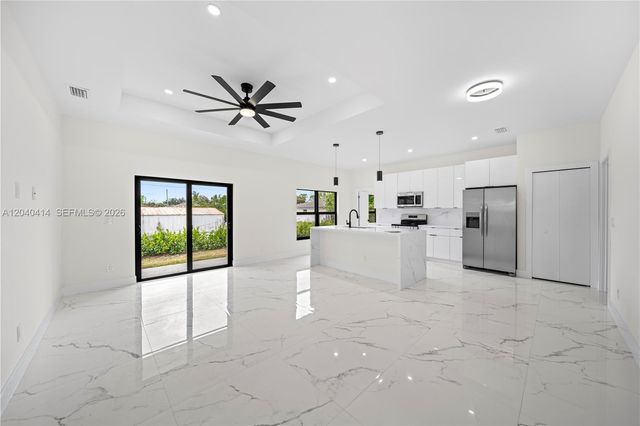 2602 E 2nd st, Lehigh Acres, FL 33936