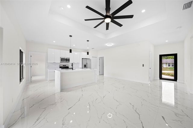 2602 E 2nd st, Lehigh Acres, FL 33936