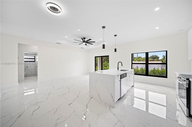 2602 E 2nd st, Lehigh Acres, FL 33936
