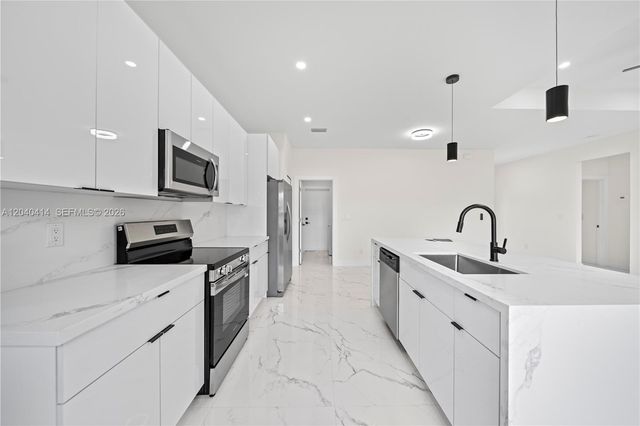 2602 E 2nd st, Lehigh Acres, FL 33936