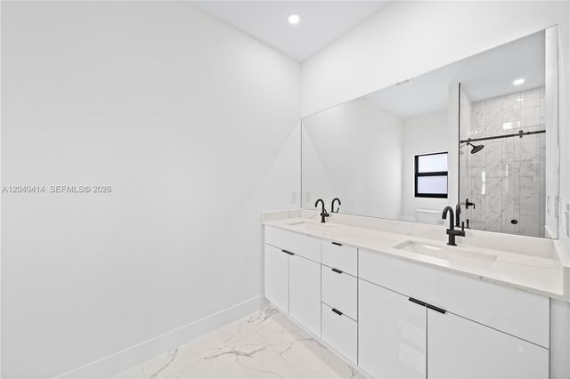 2602 E 2nd st, Lehigh Acres, FL 33936