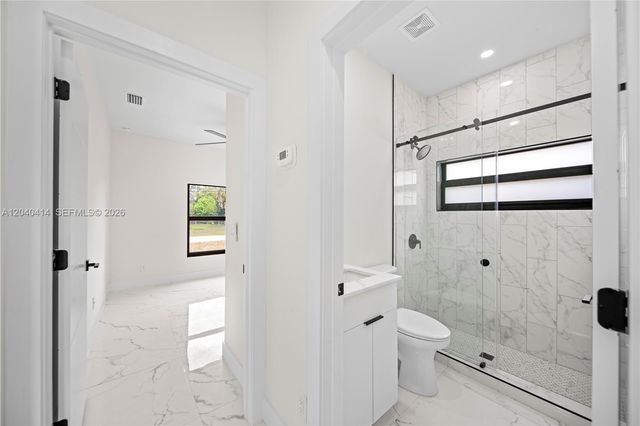 2602 E 2nd st, Lehigh Acres, FL 33936