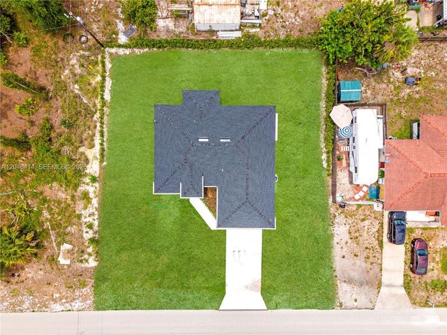 2602 E 2nd st, Lehigh Acres, FL 33936