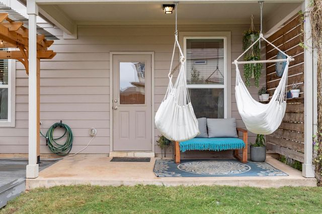 263 Beechnut DR, Buda, TX 78610