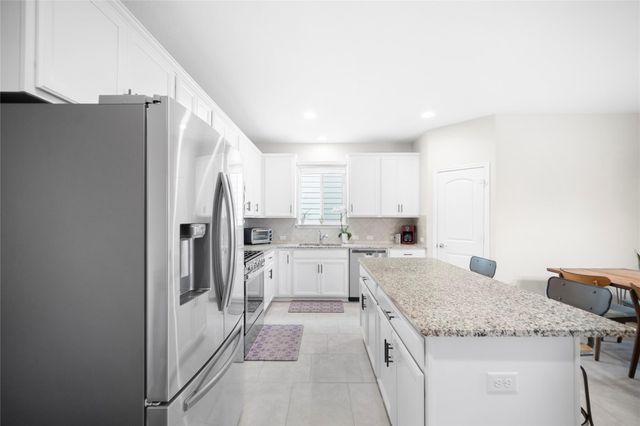 263 Beechnut DR, Buda, TX 78610