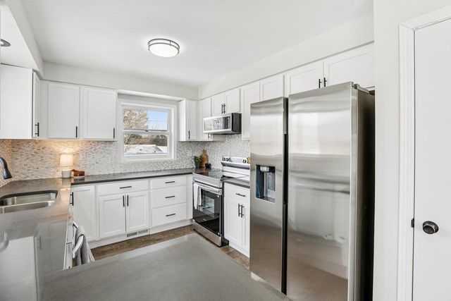 2 Hallows Circle, Madison, WI 53704