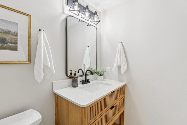 2 Hallows Circle, Madison, WI 53704