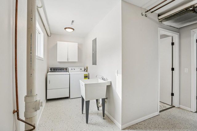 2 Hallows Circle, Madison, WI 53704