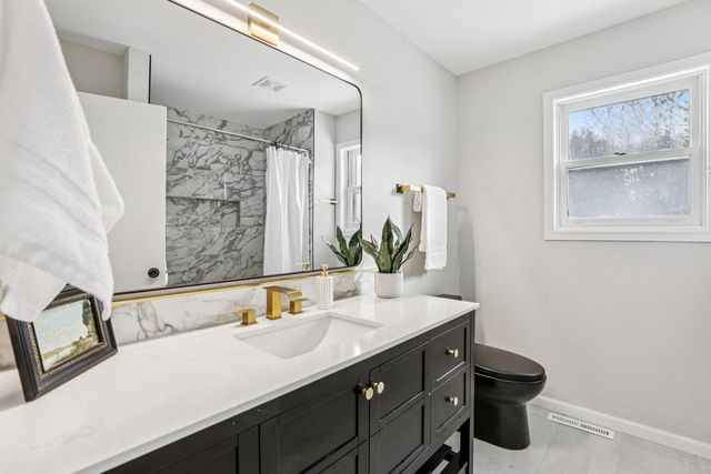 2 Hallows Circle, Madison, WI 53704