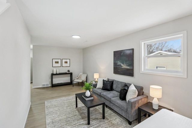 2 Hallows Circle, Madison, WI 53704