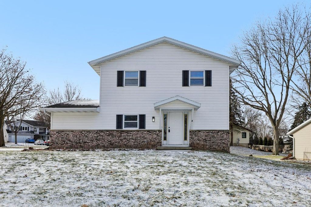 2 Hallows Circle, Madison, WI 53704
