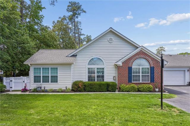 122 Garman LOOP, Yorktown, VA 23690