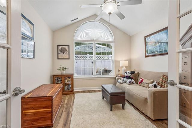 122 Garman LOOP, Yorktown, VA 23690