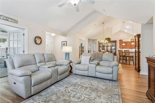 122 Garman LOOP, Yorktown, VA 23690