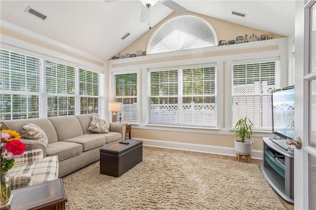 122 Garman LOOP, Yorktown, VA 23690