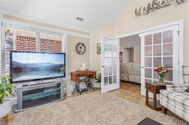 122 Garman LOOP, Yorktown, VA 23690