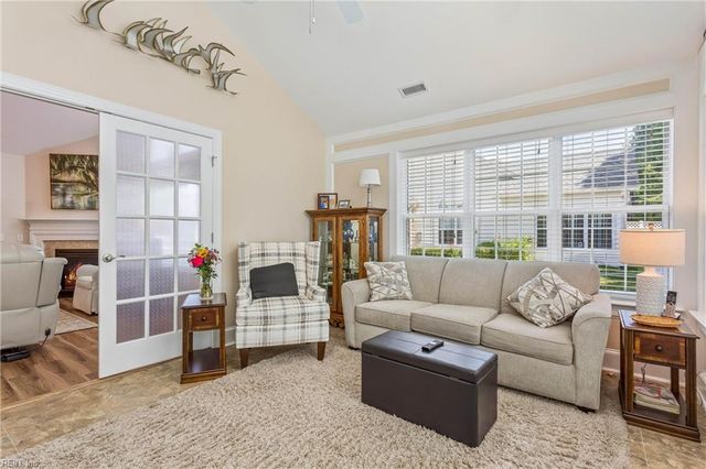 122 Garman LOOP, Yorktown, VA 23690