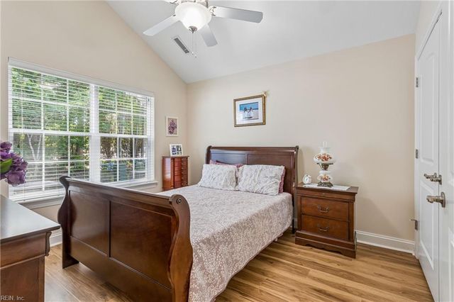 122 Garman LOOP, Yorktown, VA 23690