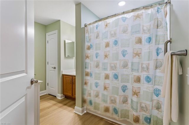 122 Garman LOOP, Yorktown, VA 23690