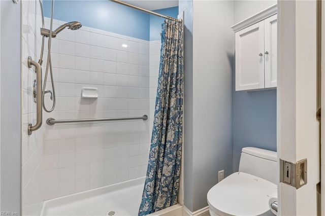 122 Garman LOOP, Yorktown, VA 23690