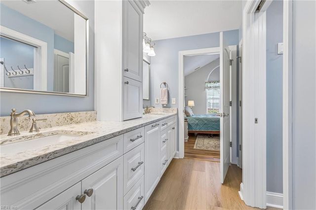 122 Garman LOOP, Yorktown, VA 23690