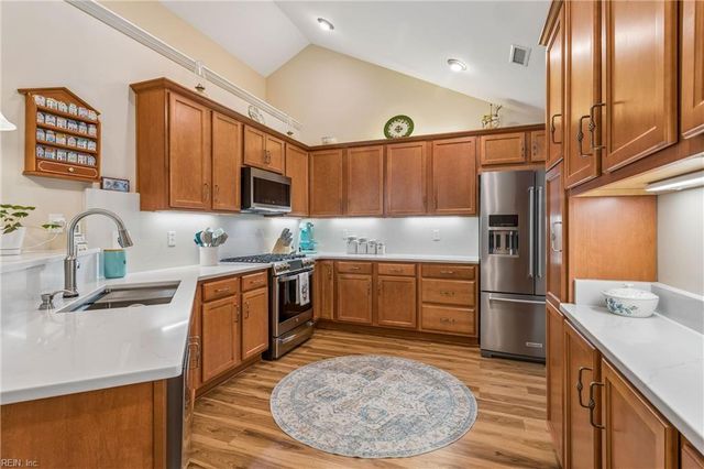 122 Garman LOOP, Yorktown, VA 23690