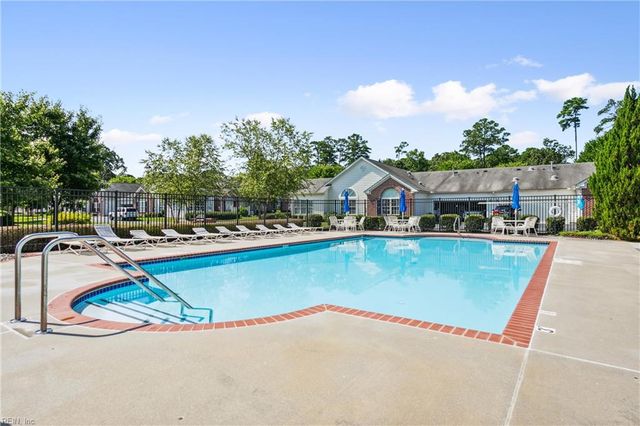 122 Garman LOOP, Yorktown, VA 23690