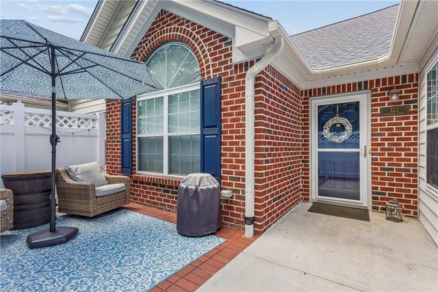 122 Garman LOOP, Yorktown, VA 23690