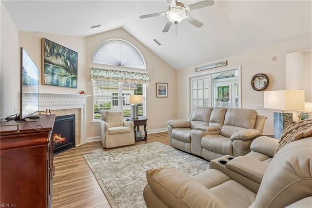 122 Garman LOOP, Yorktown, VA 23690