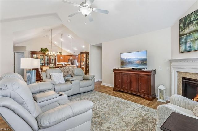 122 Garman LOOP, Yorktown, VA 23690