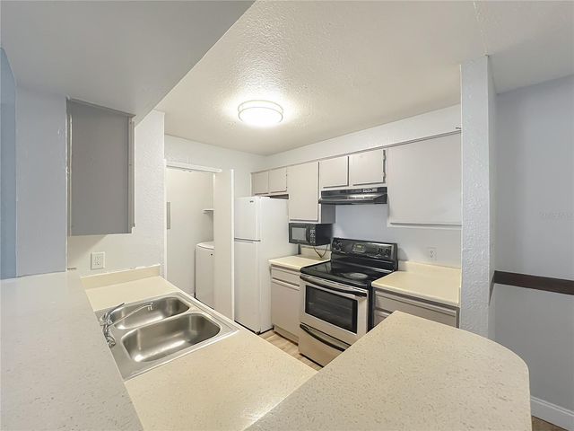 4301 LIZSHIRE LANE 107, Orlando, FL 32822