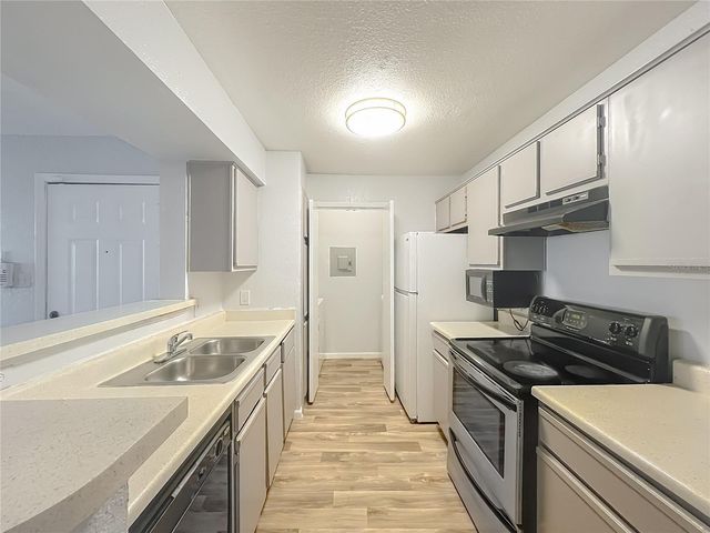 4301 LIZSHIRE LANE 107, Orlando, FL 32822