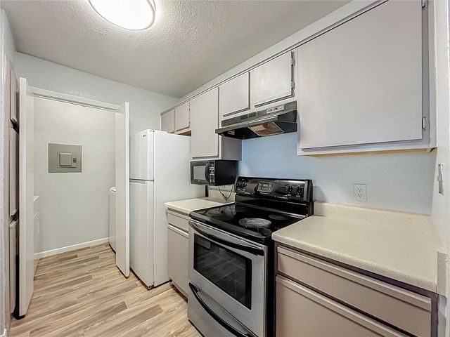 4301 LIZSHIRE LANE 107, Orlando, FL 32822