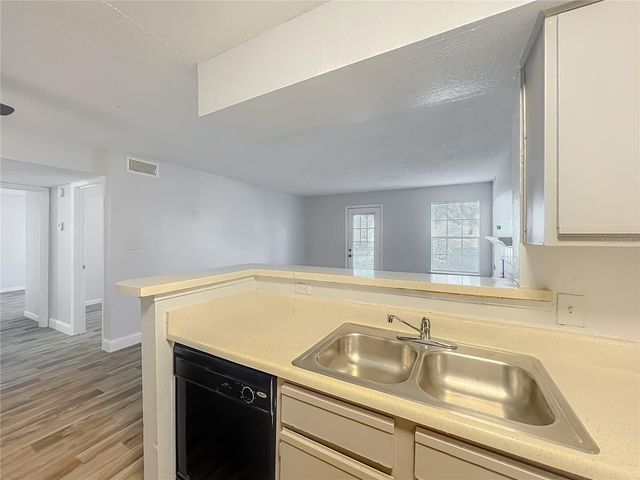 4301 LIZSHIRE LANE 107, Orlando, FL 32822