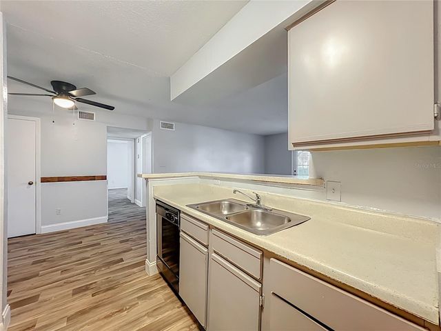 4301 LIZSHIRE LANE 107, Orlando, FL 32822