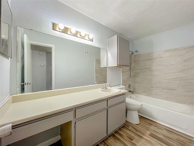 4301 LIZSHIRE LANE 107, Orlando, FL 32822
