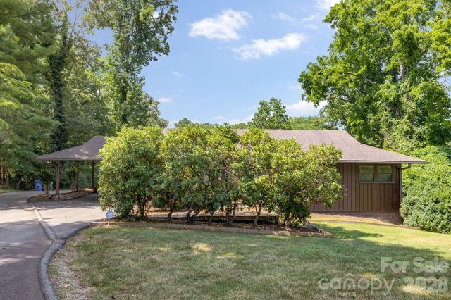 63 Baker Place, Asheville, NC 28806