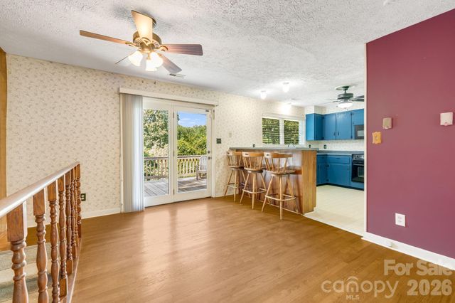 63 Baker Place, Asheville, NC 28806