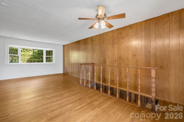63 Baker Place, Asheville, NC 28806