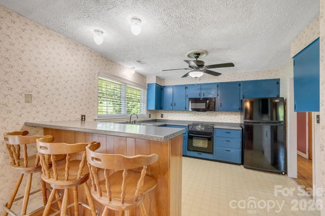 63 Baker Place, Asheville, NC 28806