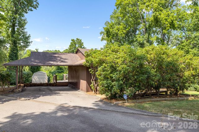 63 Baker Place, Asheville, NC 28806