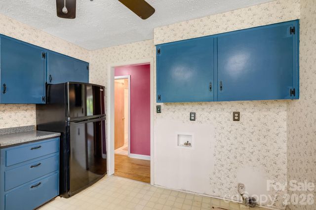 63 Baker Place, Asheville, NC 28806