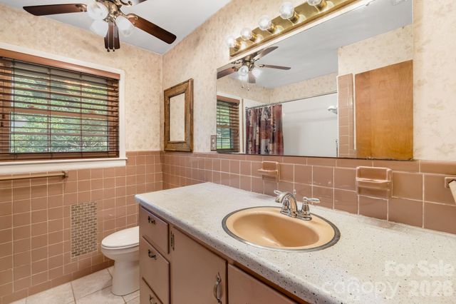 63 Baker Place, Asheville, NC 28806