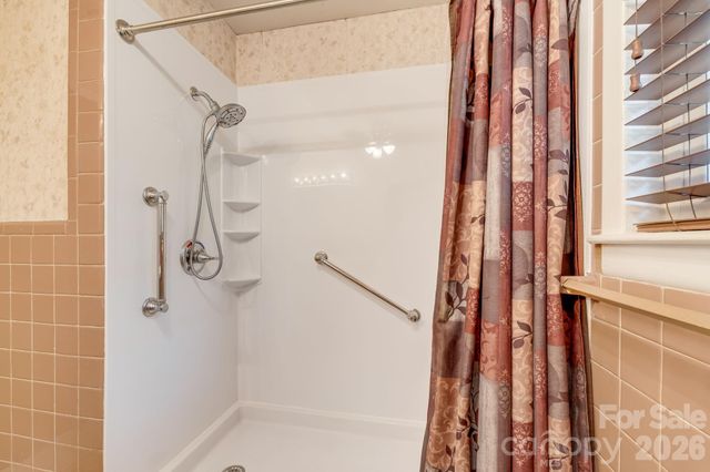 63 Baker Place, Asheville, NC 28806