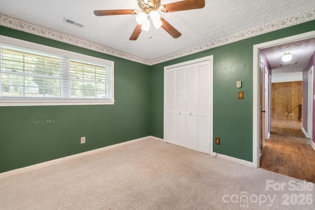 63 Baker Place, Asheville, NC 28806
