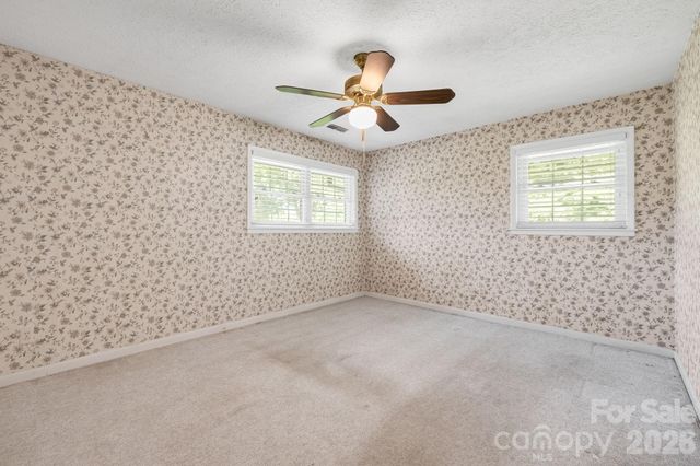 63 Baker Place, Asheville, NC 28806