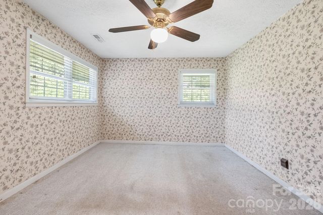 63 Baker Place, Asheville, NC 28806