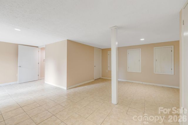 63 Baker Place, Asheville, NC 28806