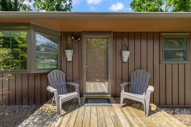 63 Baker Place, Asheville, NC 28806